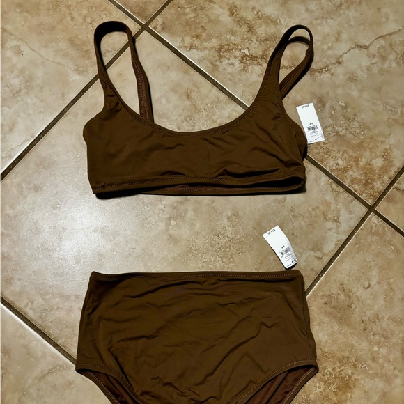 Brand new Gap high waisted bikini set - Picture 2 of 4